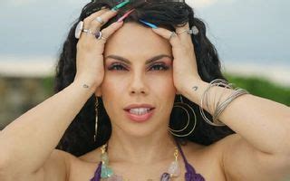 Lizbeth Rodr Guez Muestra C Mo Triunfar Con Un Bikini Tejido Fama Lizbeth Rodr Guez Muestra C Mo Triunfar Con Un Bikini Tejido Fama